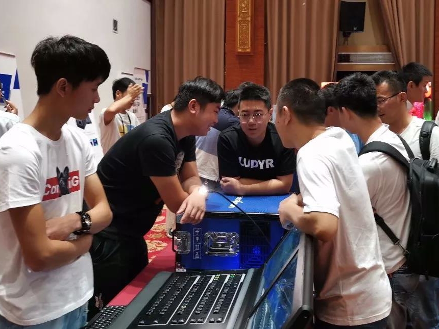 J9����|����վ����