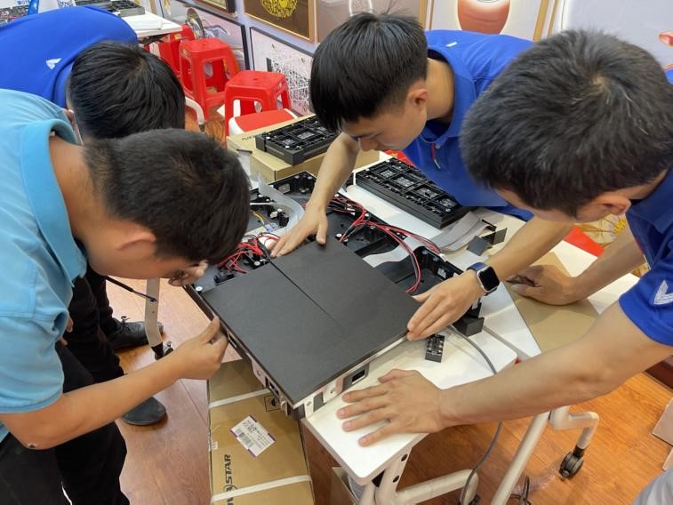 J9����|����վ����