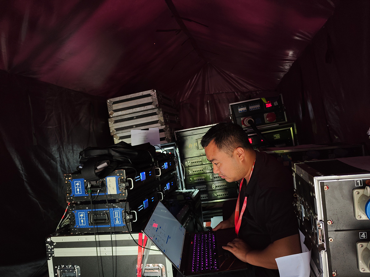 J9����|����վ����